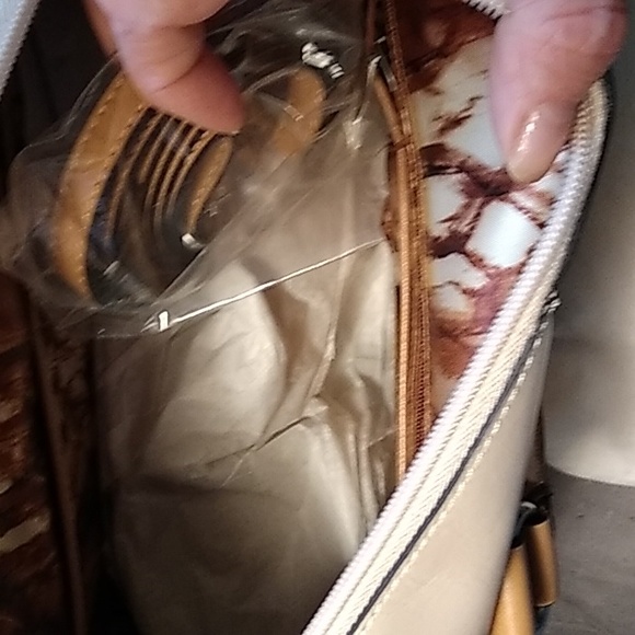 AIGNER BAG ,GERANIUM MULTI,WITH TAGS,ORIGINAL WRAPPING - Picture 5 of 9